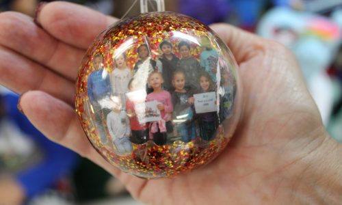 LCSO-gift-distribution-at-The-Childrens-Community-Center-6